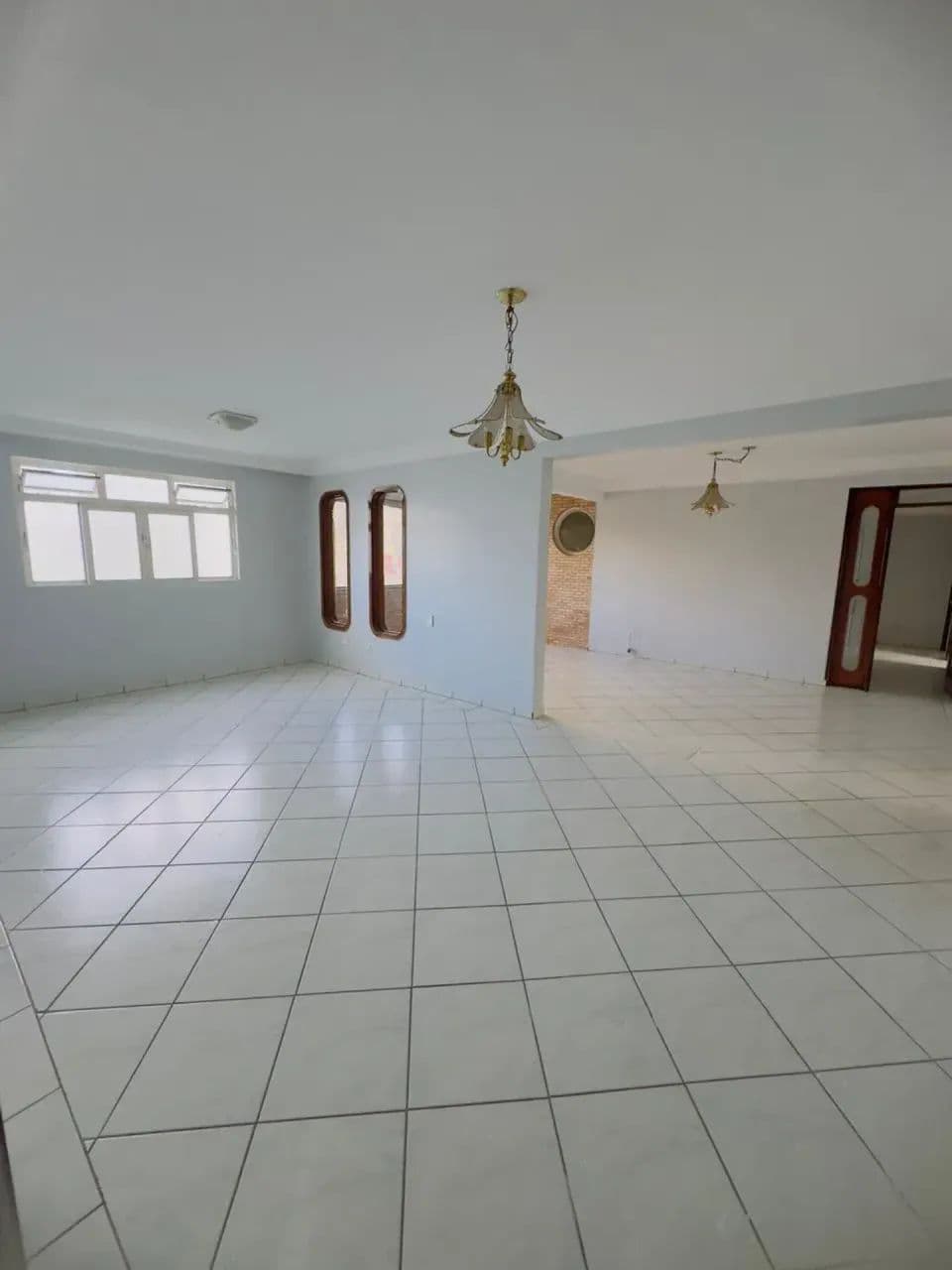Imóvel para aluguel possui 171 metros quadrados com 5 quartos em Setor Marabá - Goiânia - GO